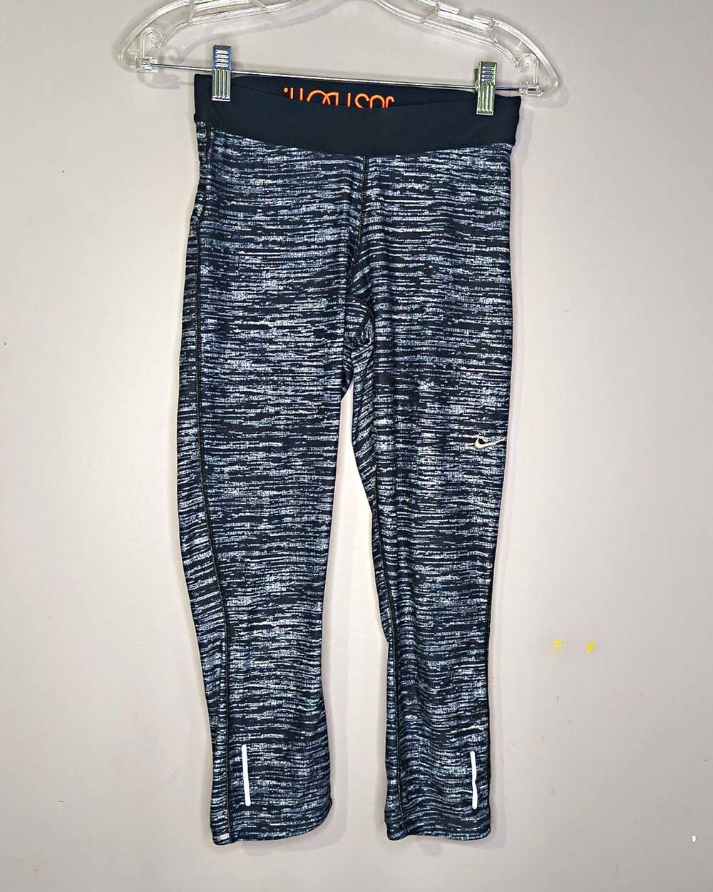 Nike Dri Fit Women's Size Small Gray Cropped Leggings With Bacon Zipper